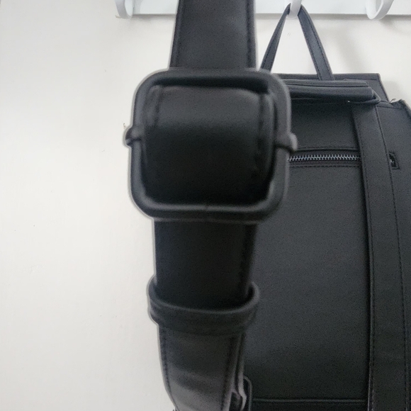 Pixie MOOD VEGAN LEATHER Black Backpack - Picture 5 of 7